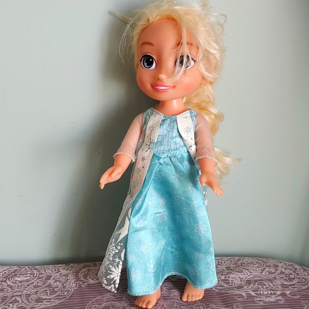 Disney Frozen 14" Princess Elsa Doll
